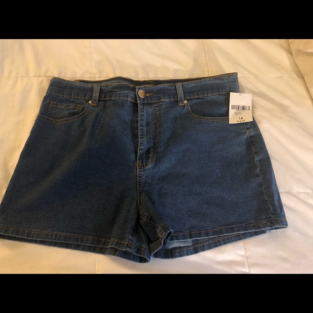 Brand new jean shorts never worn size 14 $15